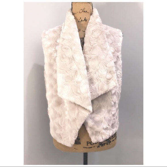 Jack Jackets & Blazers - ❌SOLD❌ Jack by BB Dakota Cream Faux Fur Vest